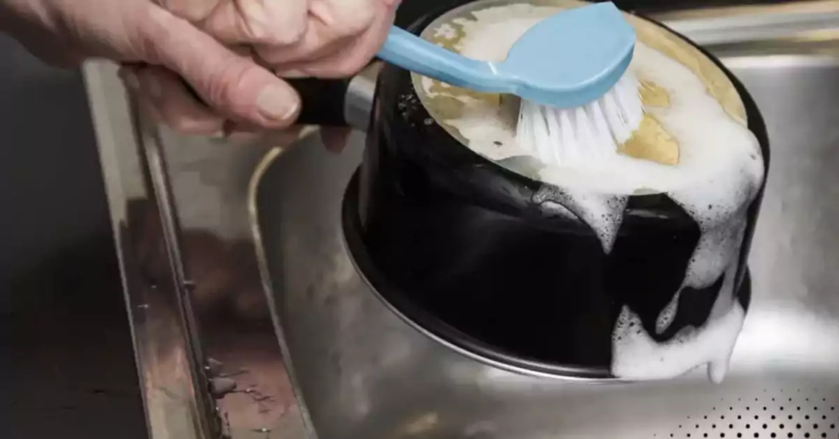 how to clean a saucepan1 How to Clean a Saucepan