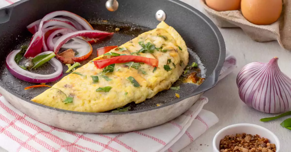 how to make omelet in frying pan