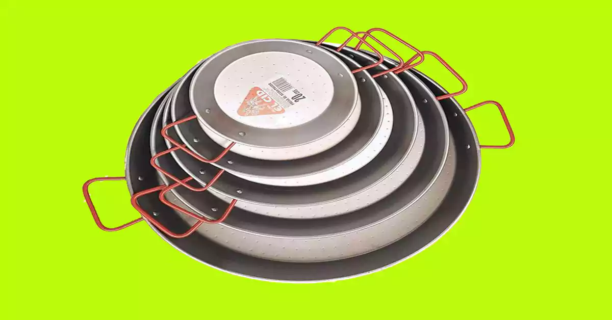 what are paella pans made of