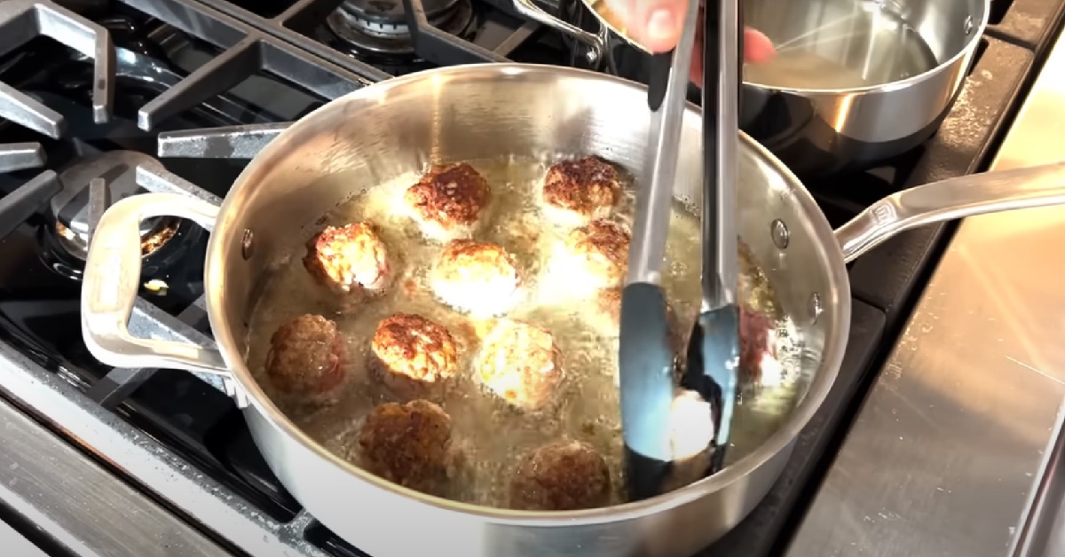 two handle saute pan