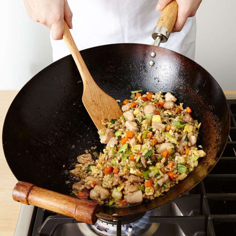 How to Stir Fry Rice in a Pan