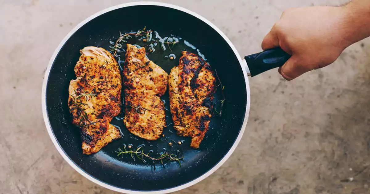 how to fry chicken in a pan with oil