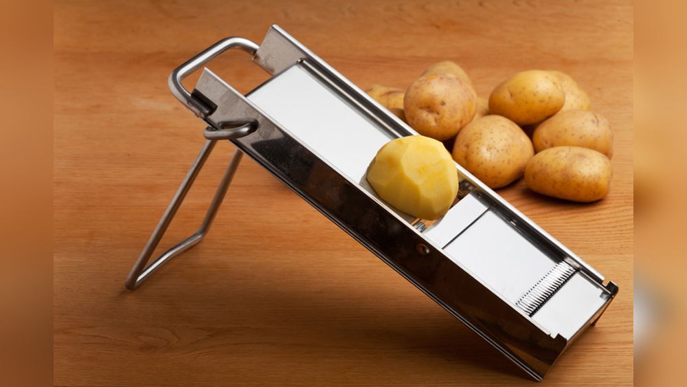 How Do You Use a Mandoline