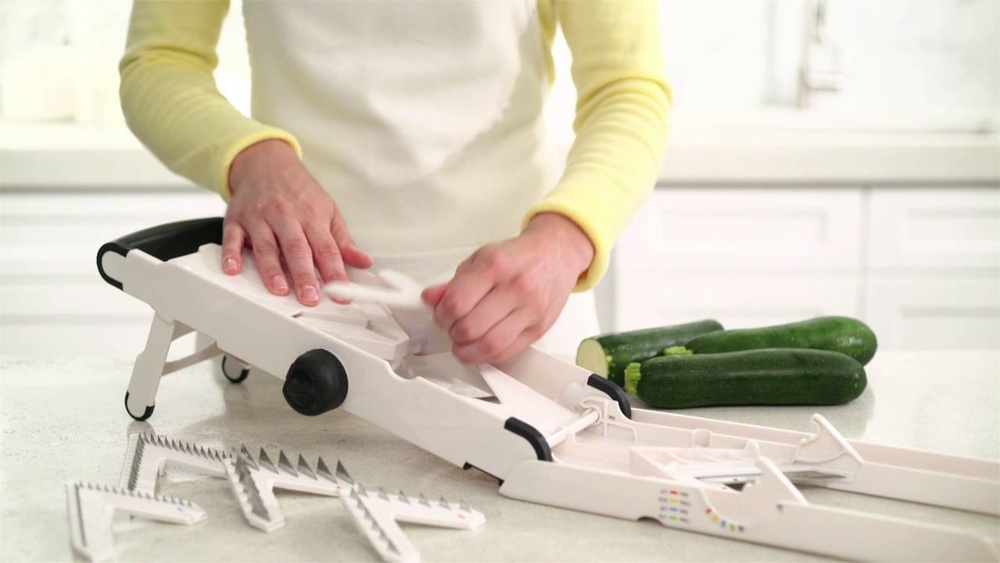 How to Use an Oxo Mandoline