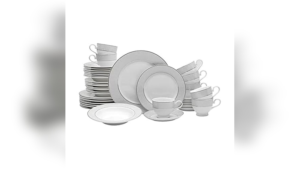 40 Pc Dinnerware Set
