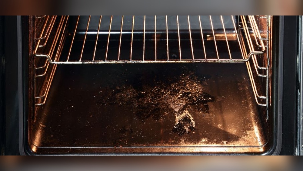 How Do You Clean a Burnt Oven