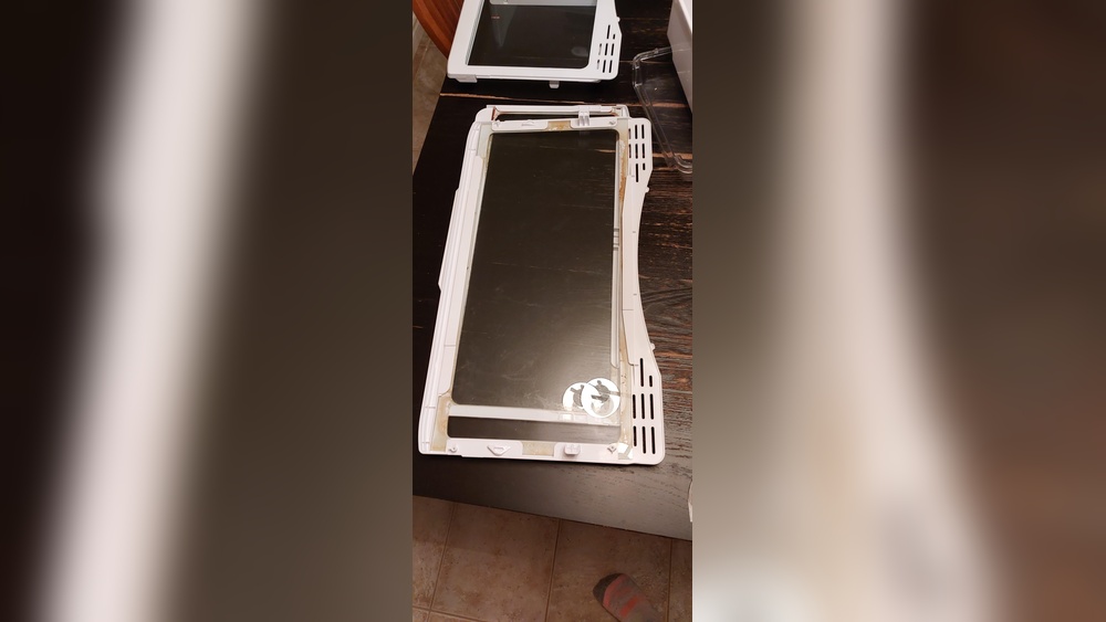 How to Clean Fridge Shelves