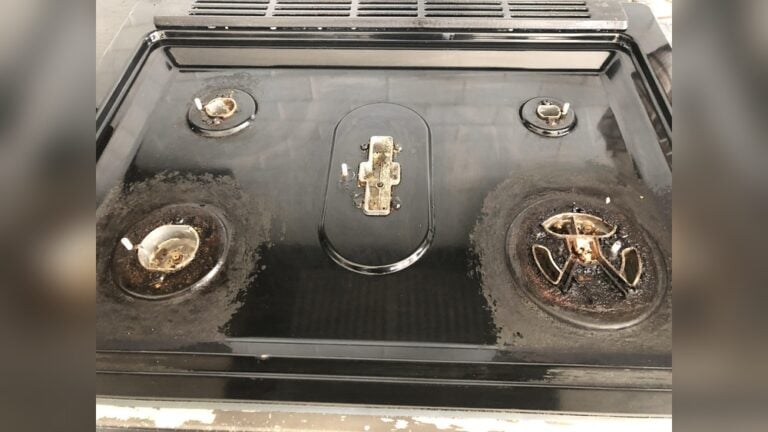 How to Clean Grease from Stove