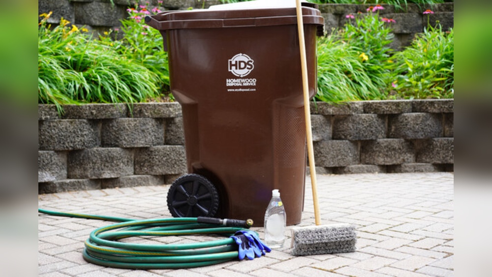 How to Clean Kitchen Trash Can