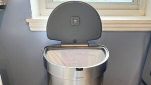 How to Keep Kitchen Trash Can from Smelling