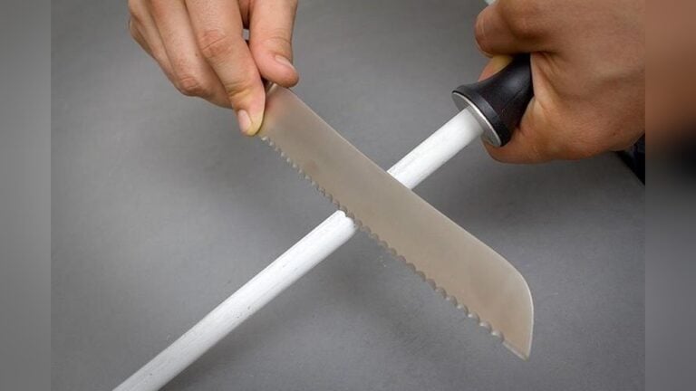 How to Sharpen a Bread Knife