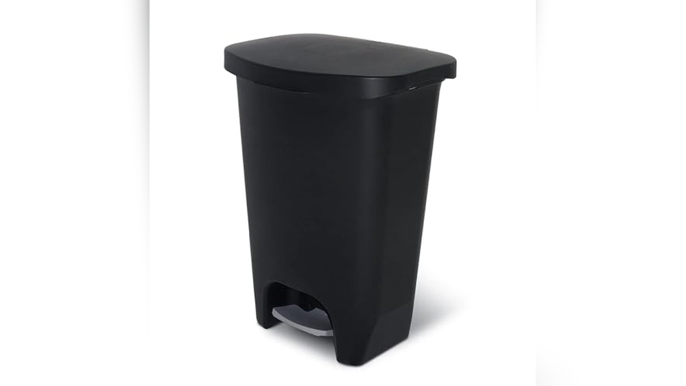 Kitchen Trash Can With Lid